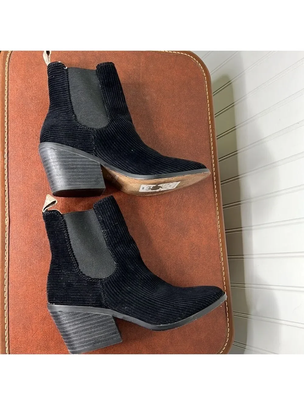 - Band of Gypsies Shadow Black Corduroy Booties Size 6.5